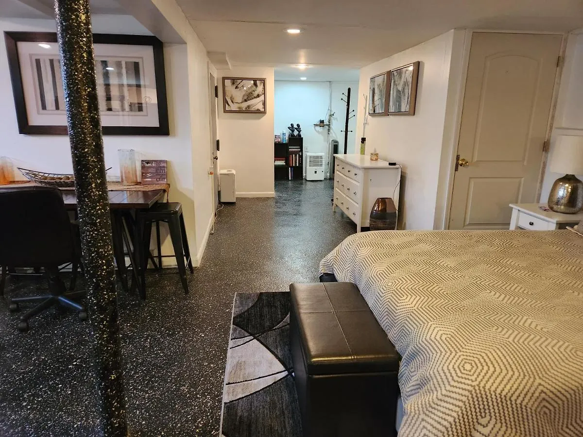Apartment Cozy Studio; Lower Level Unit New York