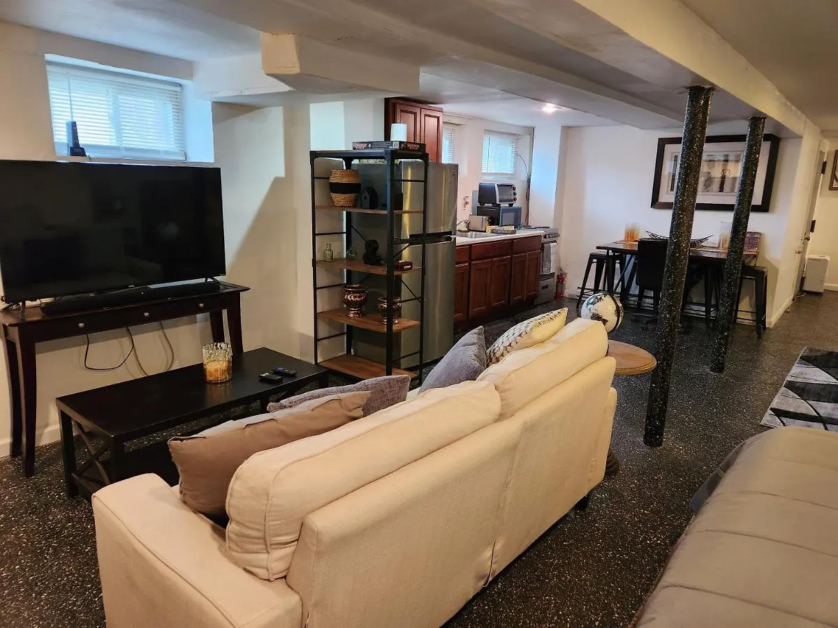 Cozy Studio; Lower Level Unit New York USA
